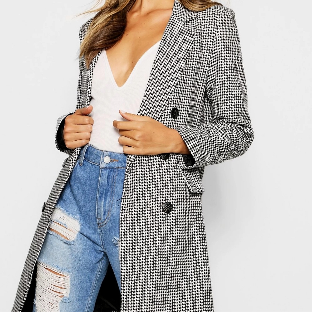 Boohoo Houndstooth Double Breasted Blazer - Size Small but Advertised as an XS.